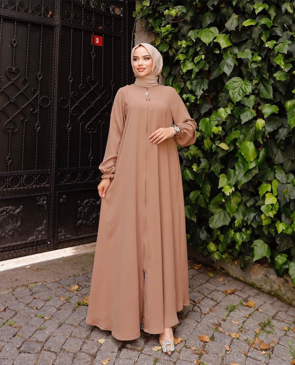 Front zipper Abaya with pockets - Tan beige