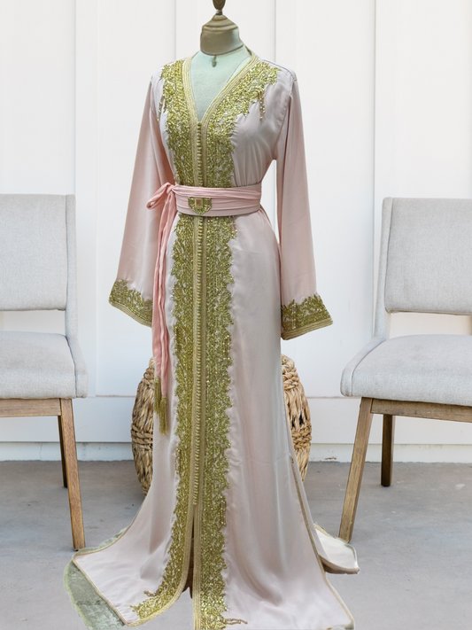 Handmade blush pink Moroccan caftan in crepe with gold embroidery – Shopanisa - Tendances An-Nisa